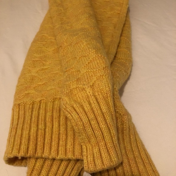 Bright Yellow winter scarf ! - Picture 5 of 6